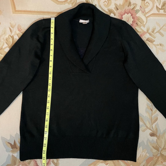 Warm black sweater, V-neck with lace insert size 12/14 by white stag - Picture 3 of 4
